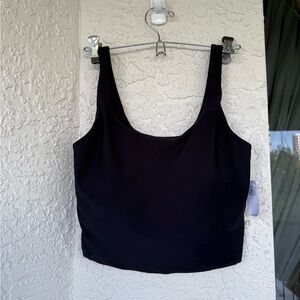 Bundle of OLD NAVY (NWT) Workout Tops in Black & White. Size M